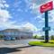 Econo Lodge Inn & Suites