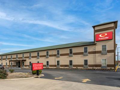 Econo Lodge Inn & Suites