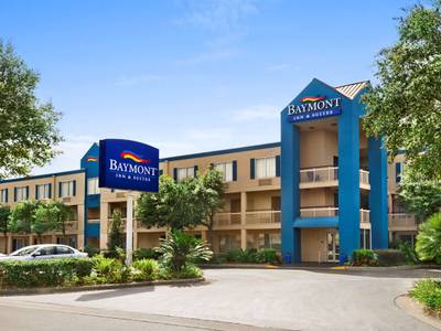 Baymont Inn & Suites Gainesville