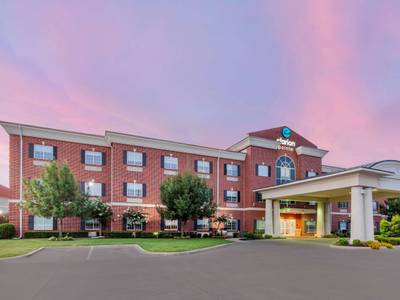 Holiday Inn Express & Suites Sulphur Springs
