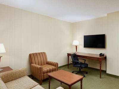 Holiday Inn & Suites Front Royal Blue Ridge Shadows