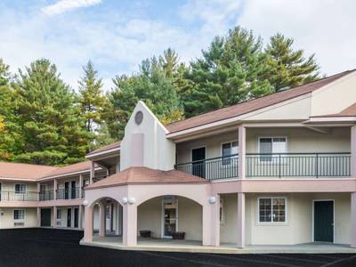 Howard Johnson Express Inn - Lenox