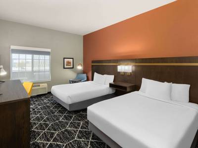 La Quinta Inn & Suites