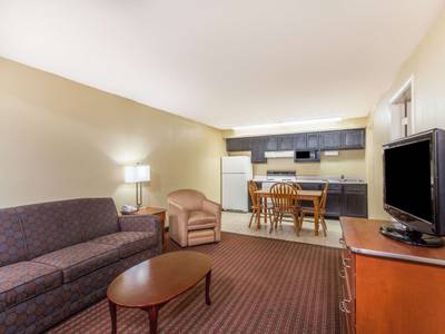 Baymont Inn & Suites Pigeon Forge