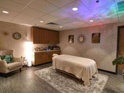 Oasis Hotel & Convention Center