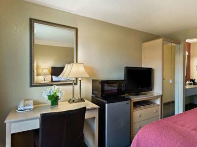 Oxford Suites Lancaster