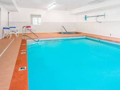 Microtel Inn and Suites Lincoln