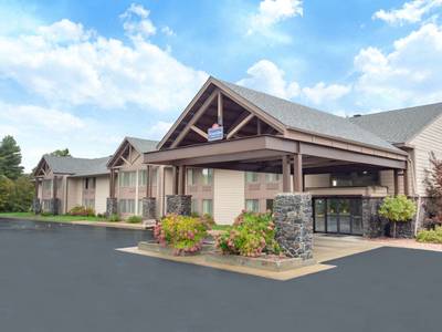 AmericInn Lodge & Suites Black River Falls