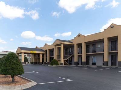 Super 8 Clarksville Northeast