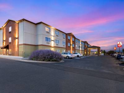 Best Western Plus The Four Corners Inn