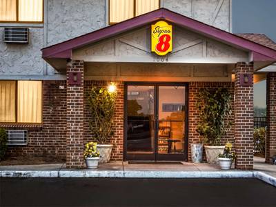 Super 8 by Wyndham Greenville