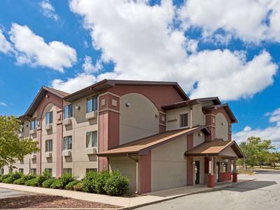 Super 8 Lexington Park/California Area