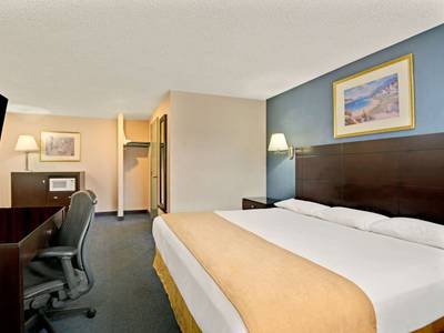 Super 8 Milford/New Haven