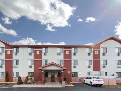 Super 8 Motel - Mundelein