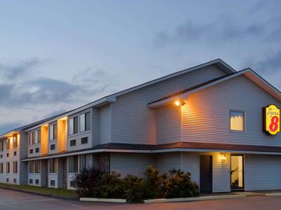 Super 8 Motel - Westbrook/Portland Area