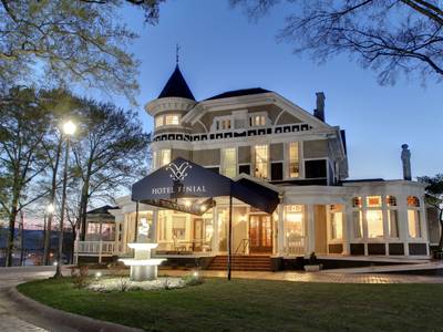 Hotel Finial