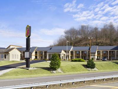 Super 8 Motel Chiswell/Max Meadows Area