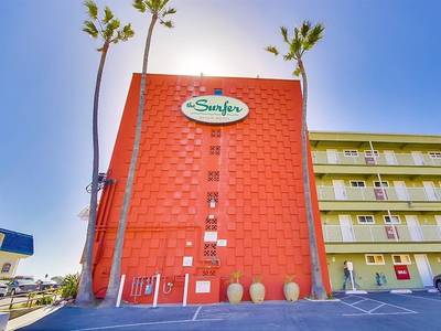 Surfer Beach Hotel
