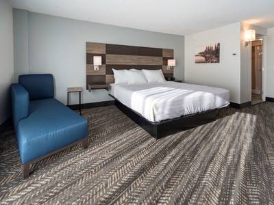 Plaza Hotel and Suites Wausau