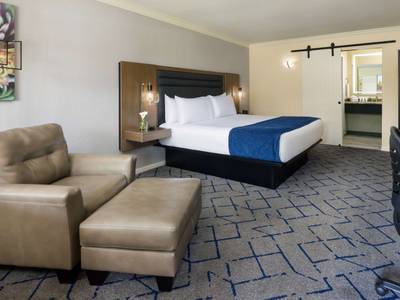 Scottsdale Plaza Resort