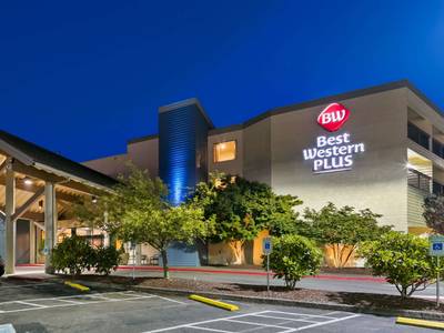 Best Western Plus Silverdale Beach Hotel