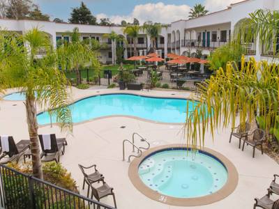 Oxford Suites Pismo Beach