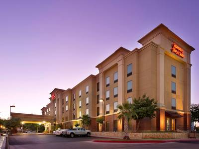 Hampton Inn & Suites San Antonio-Airport