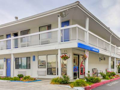 Motel 6 Medford North