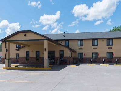Baymont Inn & Suites Pierre