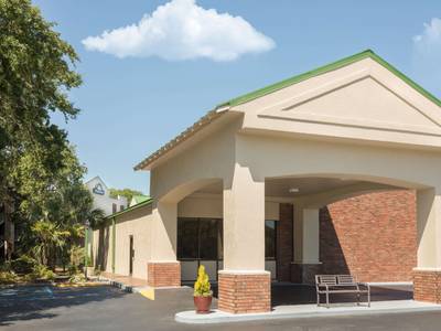 Days Inn Mount Pleasant-Patriot's Point