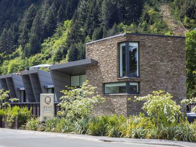 Queenstown Park Boutique Hotel