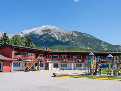 Rocky Mountain Ski Lodge