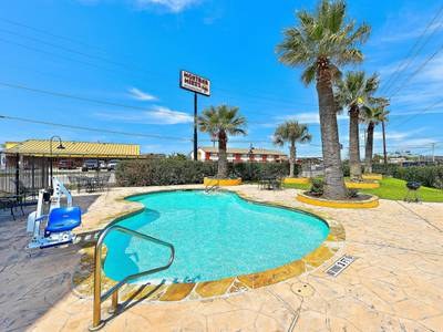 Microtel Inn & Suites by Wyndham New Braunfels