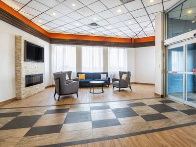 Comfort Inn & Suites Barrie / Essa Road