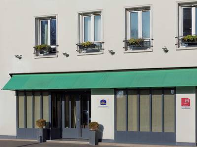 Best Western Rives de Paris La Défense