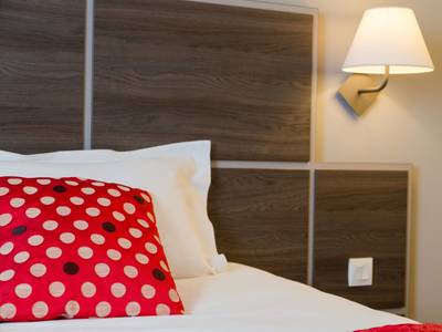 Hotel The Originals Saint-Etienne Aéroport Actuel