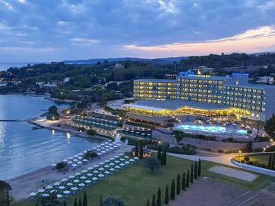 Aks Hinitsa Bay (Foto)