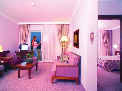 Royal Garden Suit Hotel