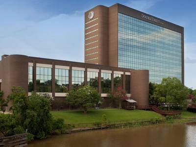 DoubleTree by Hilton Lafayette