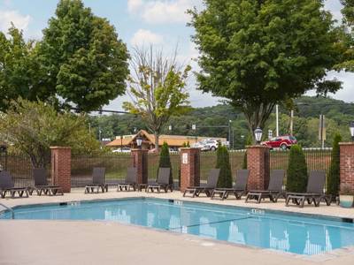 Comfort Suites Outlet Center