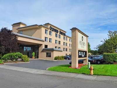 Oxford Suites Portland - Jantzen Beach