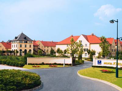 Campanile Val de France  (Foto)