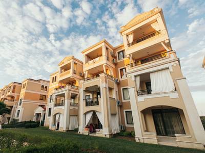 Green Life Beach Resort