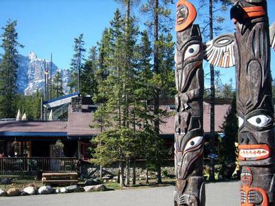 Sunwapta Falls Rocky Mountain Lodge