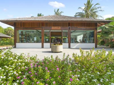 The Barefoot Eco Hotel