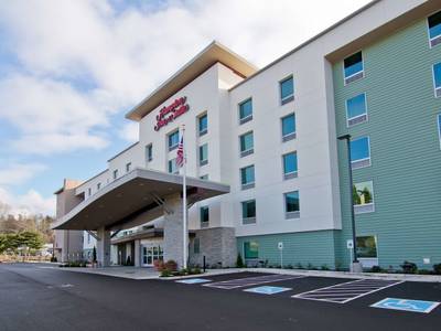 Hampton Inn & Suites Bellevue Downtown-Seattle