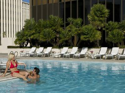 DoubleTree by Hilton Hotel Houston - Greenway Plaza