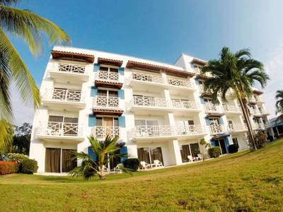 Playa Blanca Beach Resort & Spa