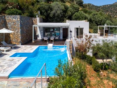 Pleiades Luxurious Villas