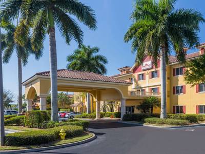 Hawthorn Suites by Wyndham Naples